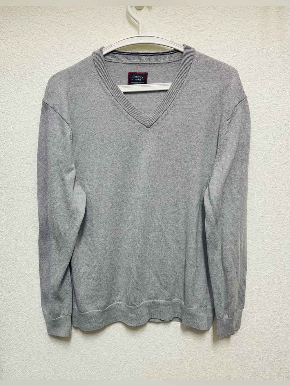 UNTUCKit Zeppelin V Neck Pullover Grey Extra Fine Merino Wool Sweater Men’s XL
